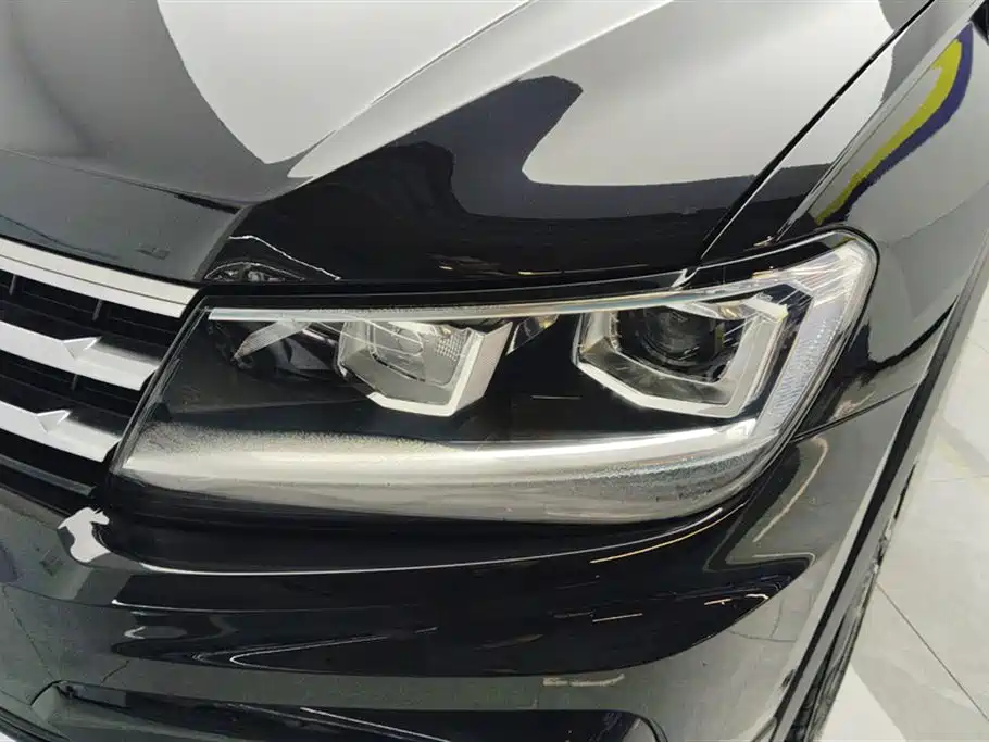 Volkswagen Tiguan L 2021 330TSI Automatic 2WD R-Line Premium фото 5