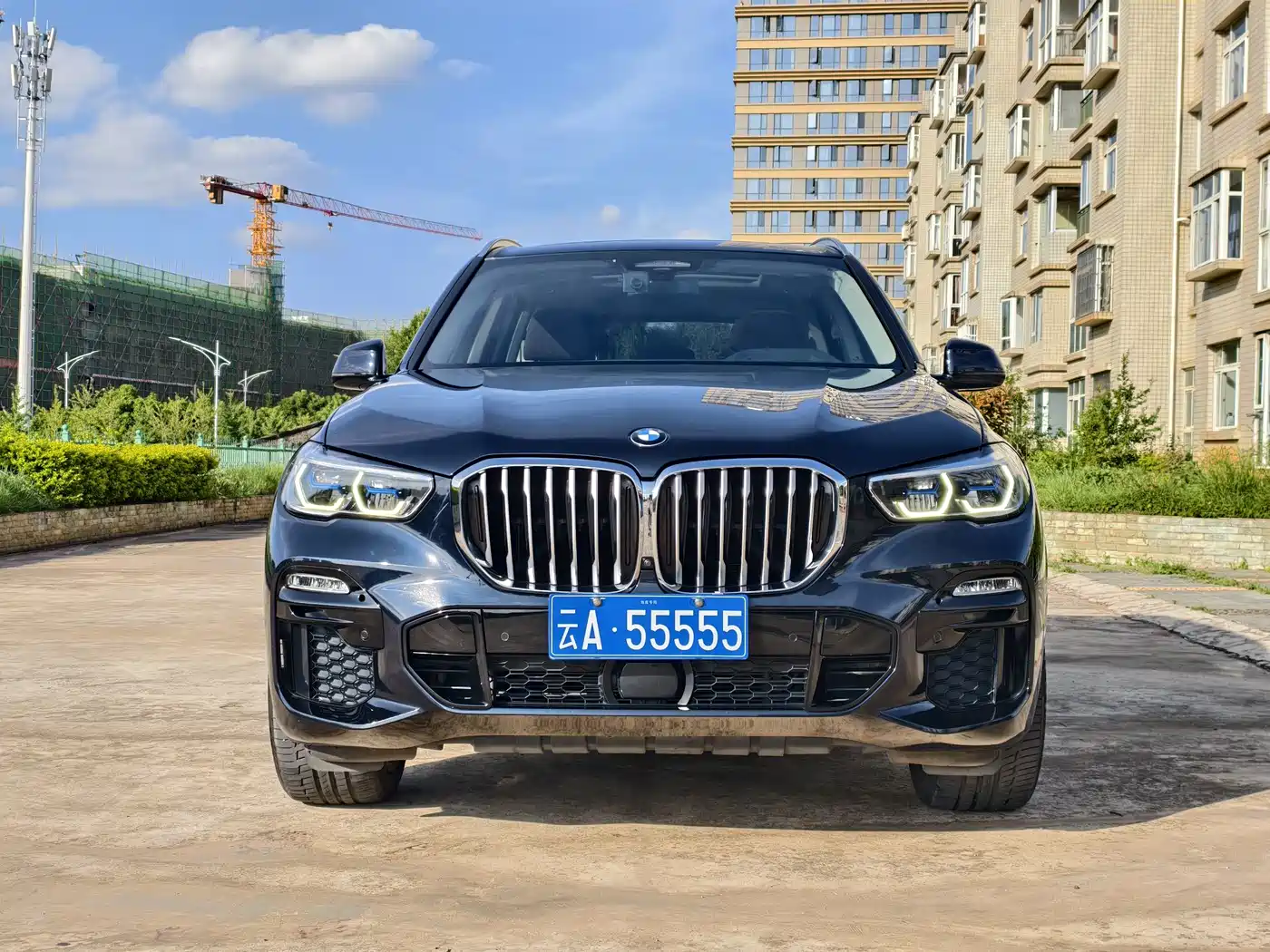BMW X5 (Import) 2021 xDrive40i Exclusive M Sport Package фото 2