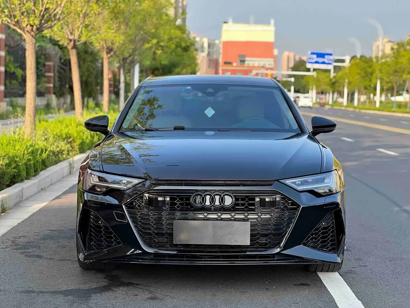 صورة 2 - Audi A6L