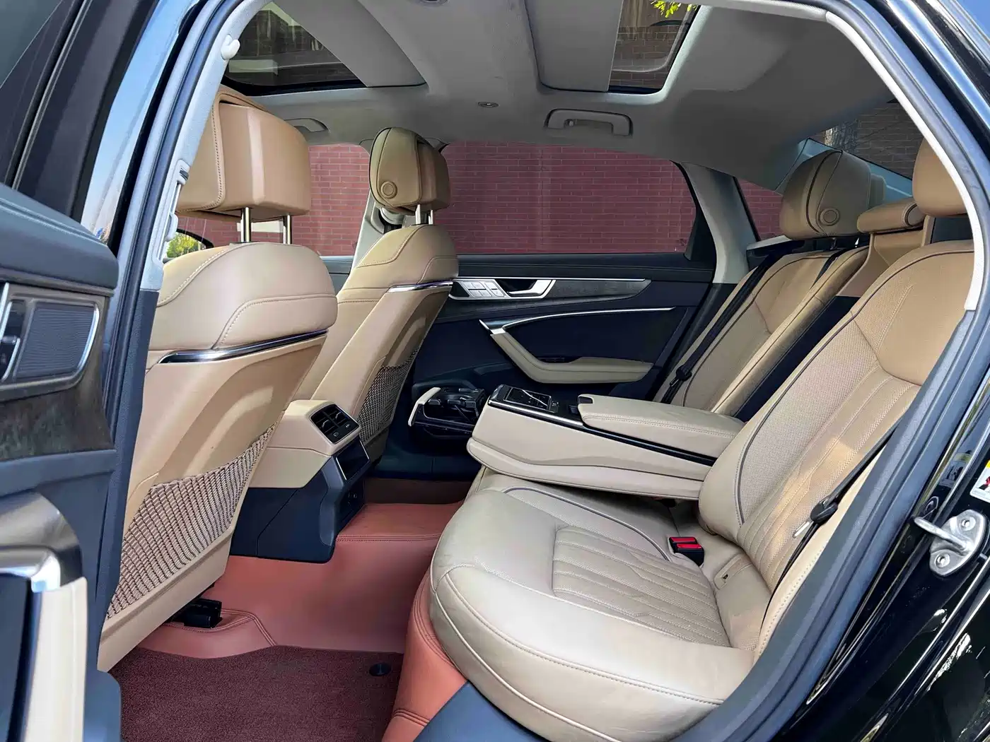 صورة 6 - Audi A6L