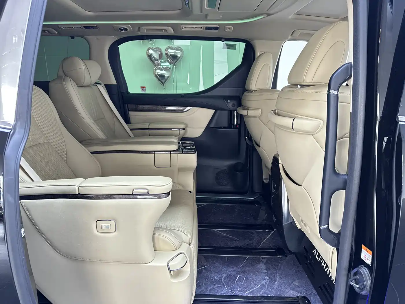Toyota Alphard 2021 Hybrid 2.5L Ultimate фото 15