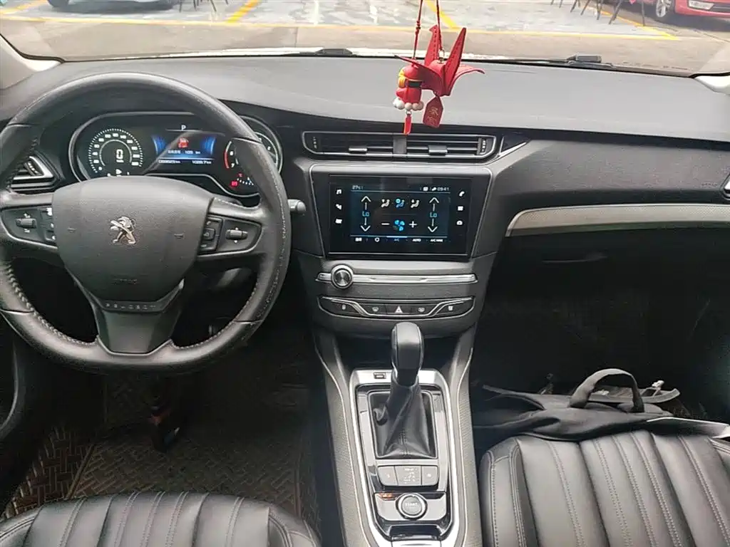 Peugeot 408 2019 360THP Auto Luxury Edition China VI фото 10