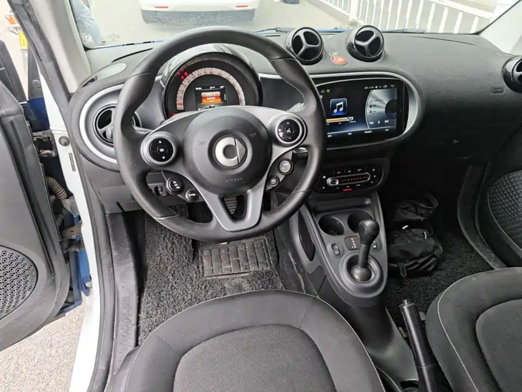 Photo 10 - smart fortwo