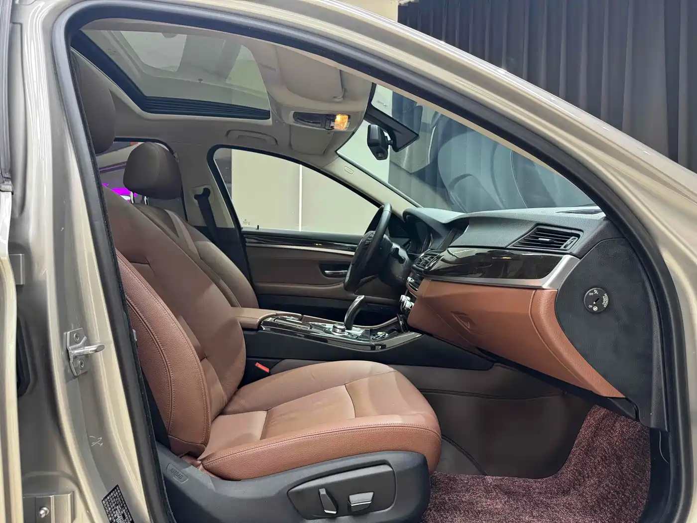 BMW 5 Series 2014 525Li Leading фото 29