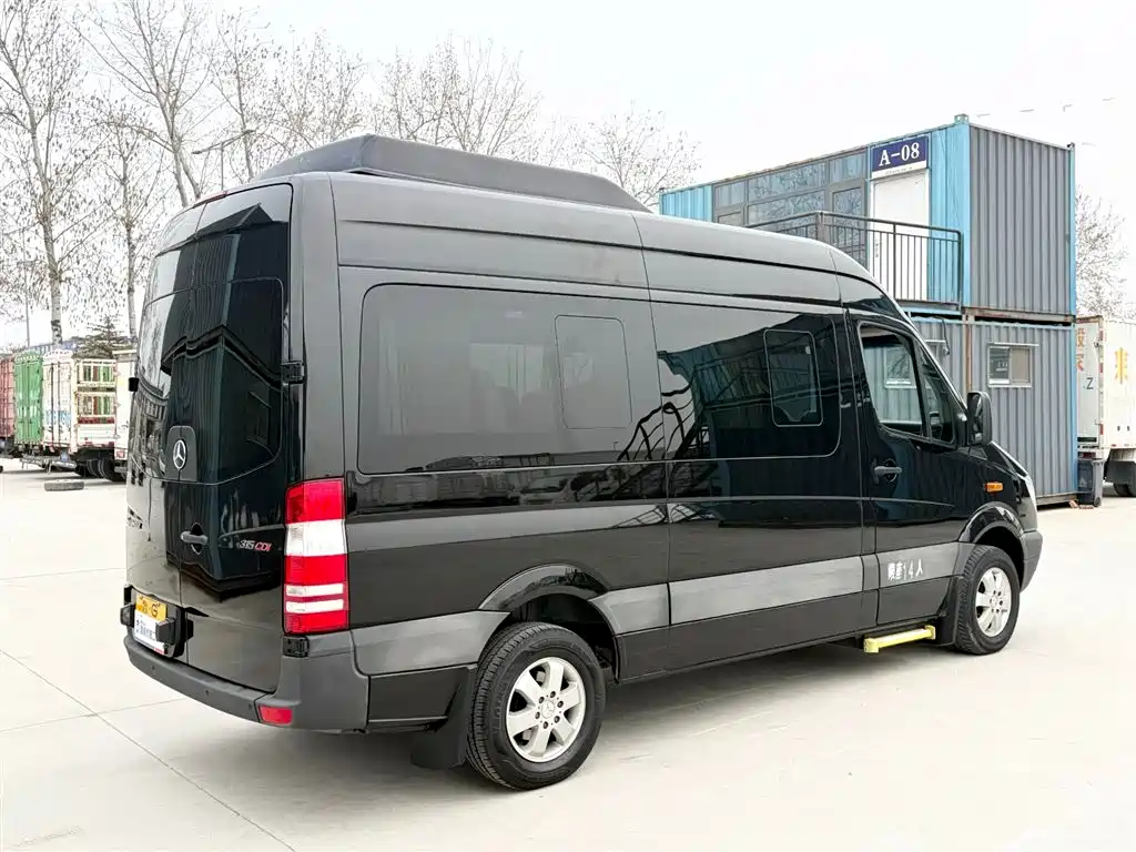 Mercedes-Benz Sprinter 2012 2.1T Zunlv Medium Wheelbase Edition фото 16