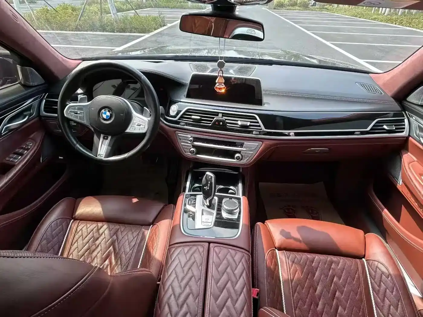 Photo 8 - BMW 7 Series