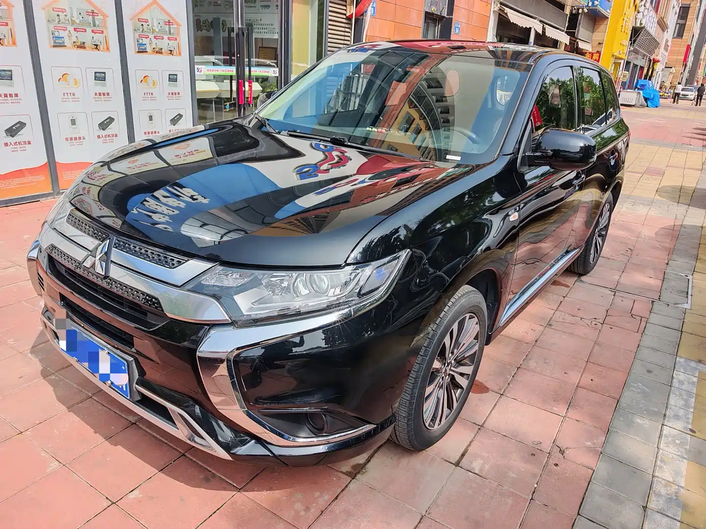 MITSUBISHI OUTLANDER