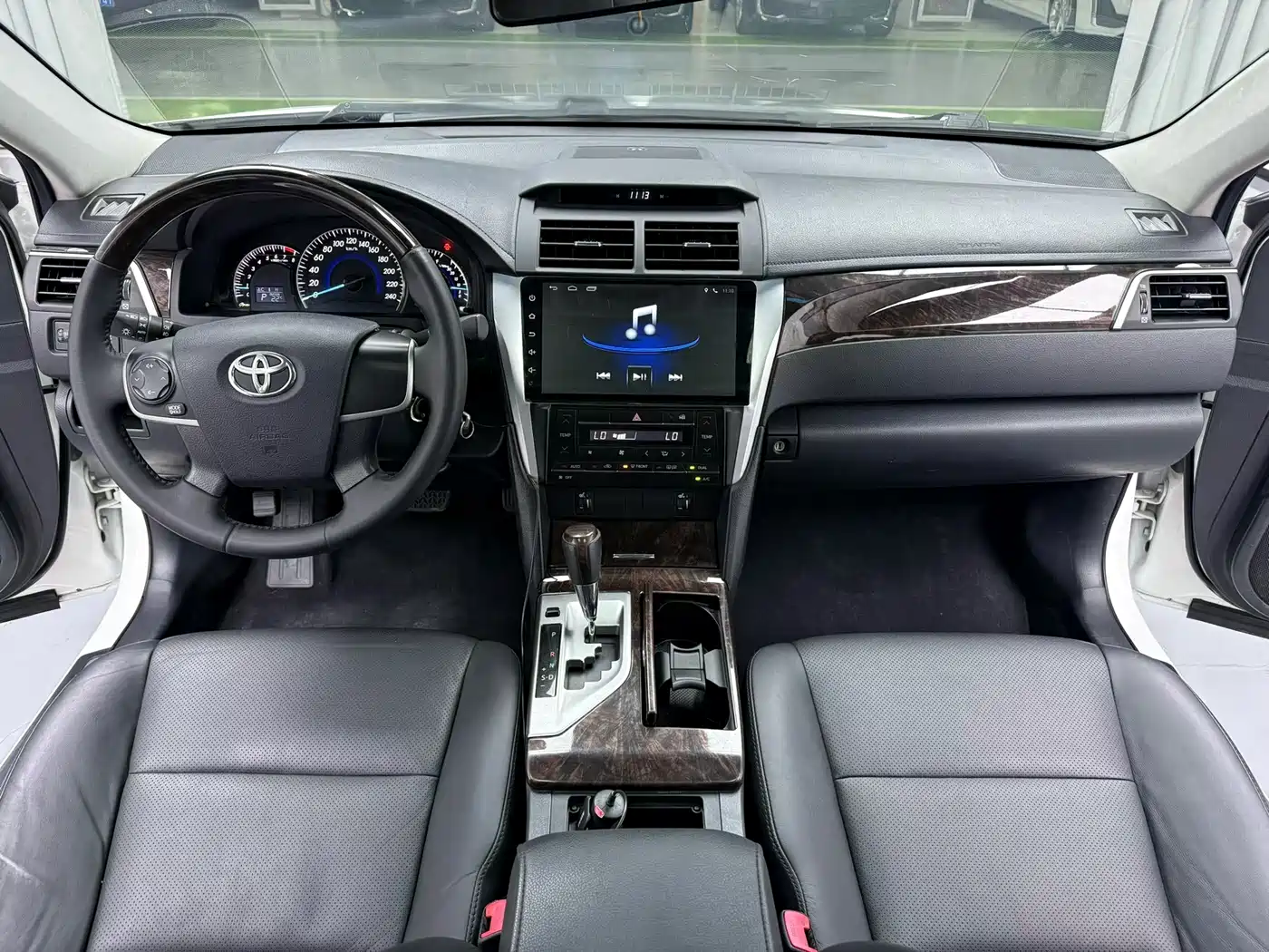 Toyota Camry 2015 2.0G Leading Edition фото 6
