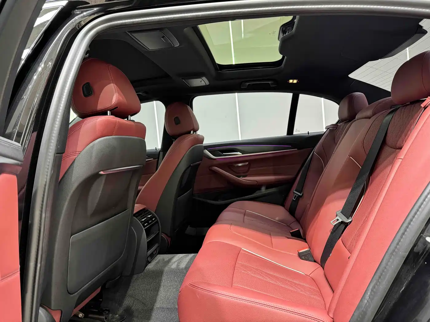 BMW 5 Series 2023 530Li Leading M Sport Package фото 17