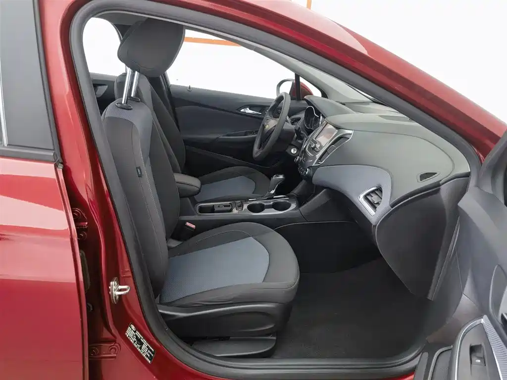 Chevrolet Cruze 2018 320 Automatic Pioneer Sunroof Edition фото 23