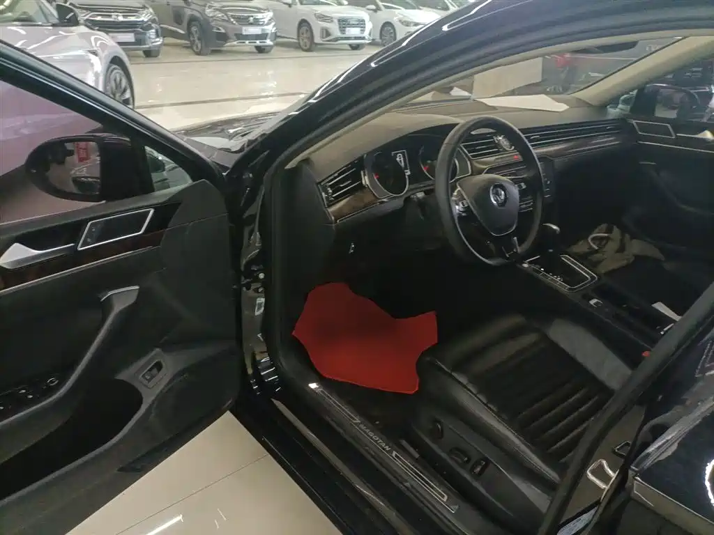 Volkswagen Magotan 2018 Facelift 330TSI DSG Luxury фото 16