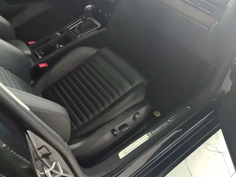 Volkswagen Magotan 2018 330TSI DSG Leading фото 8