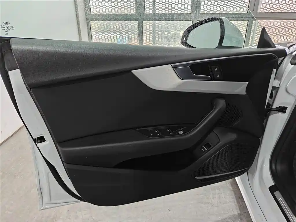 Audi A5 (Import) 2023 Sportback 40 TFSI quattro Luxury Dynamic фото 12