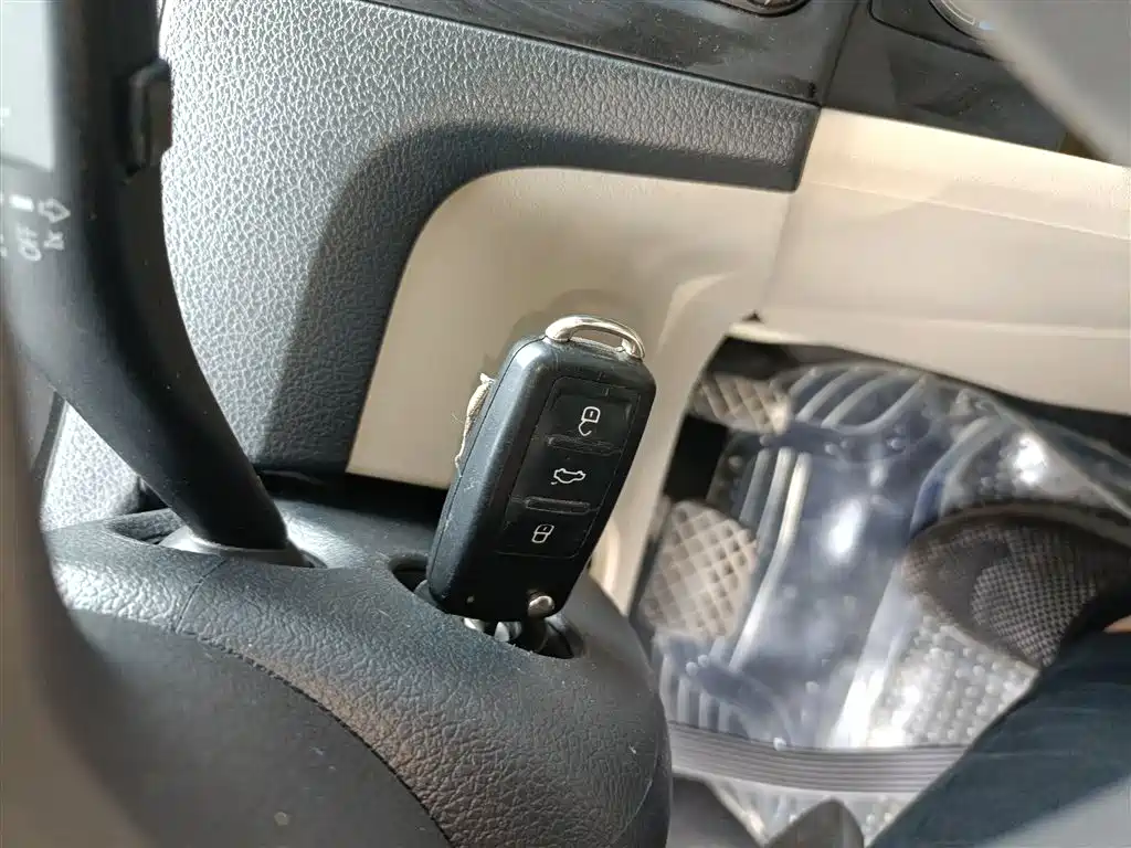 Škoda Rapid 2013 1.6L Automatic Smart Selection фото 17