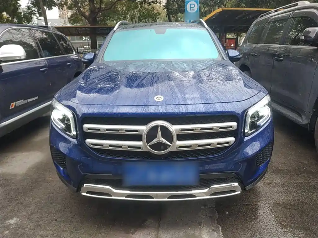 MERCEDES-BENZ GLB