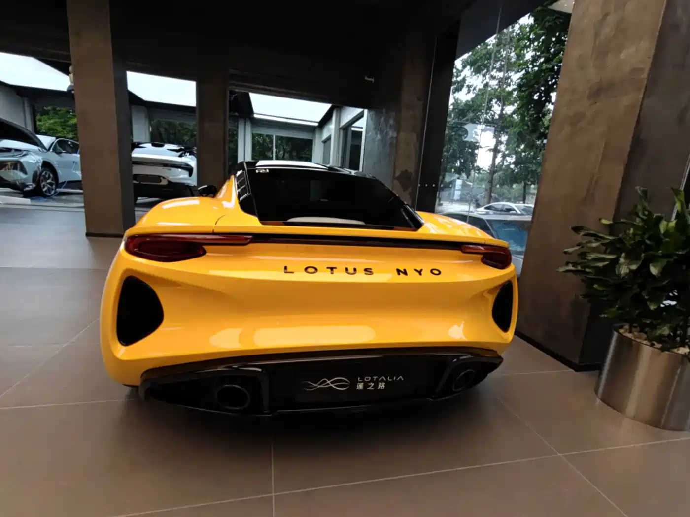 Lotus EMIRA 2023 2022 3.5T V6 Manual First Edition