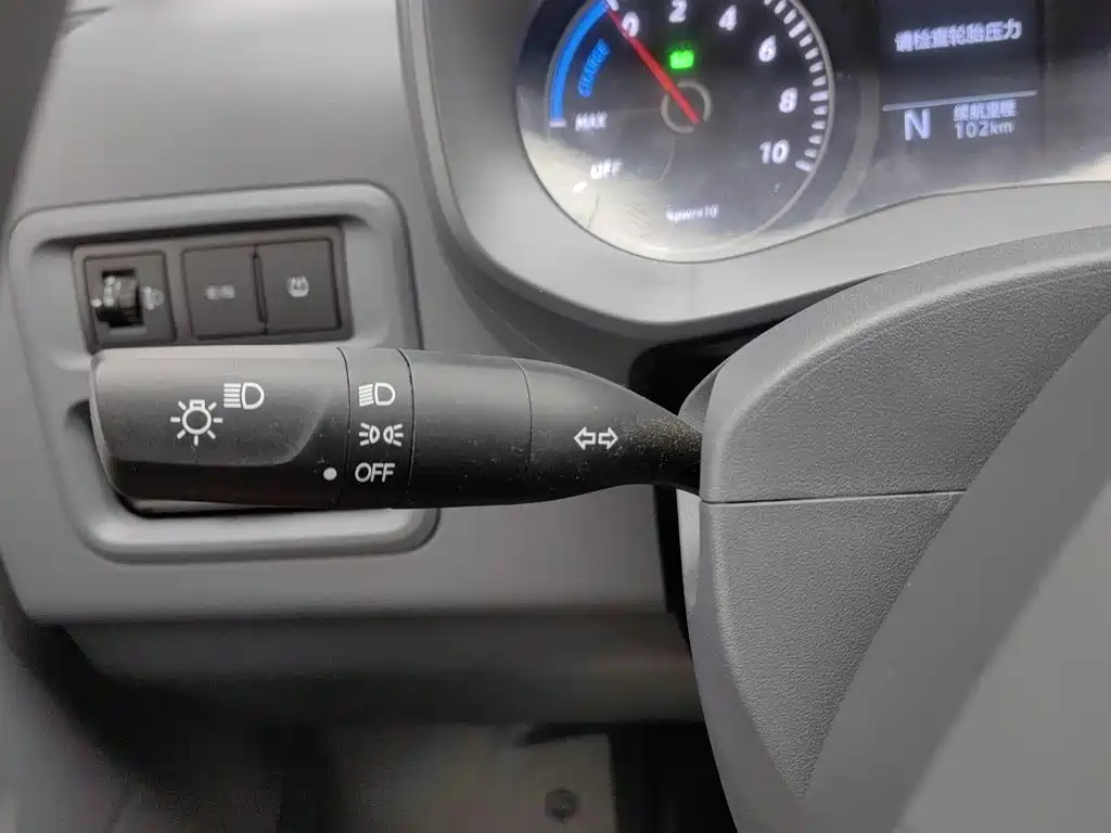 Wuling Motors Wuling Yangguang 2025 2024 300KM Comfort Bus Version 75kW