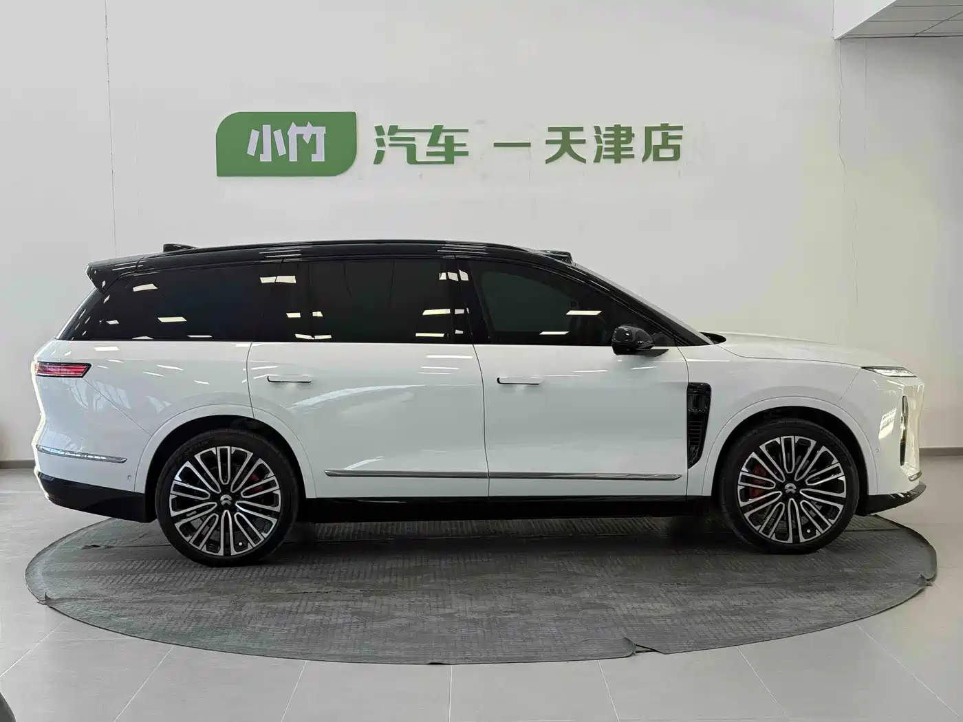 NIO ES8 2026 2025 Model 6-Seat Executive Luxury Edition