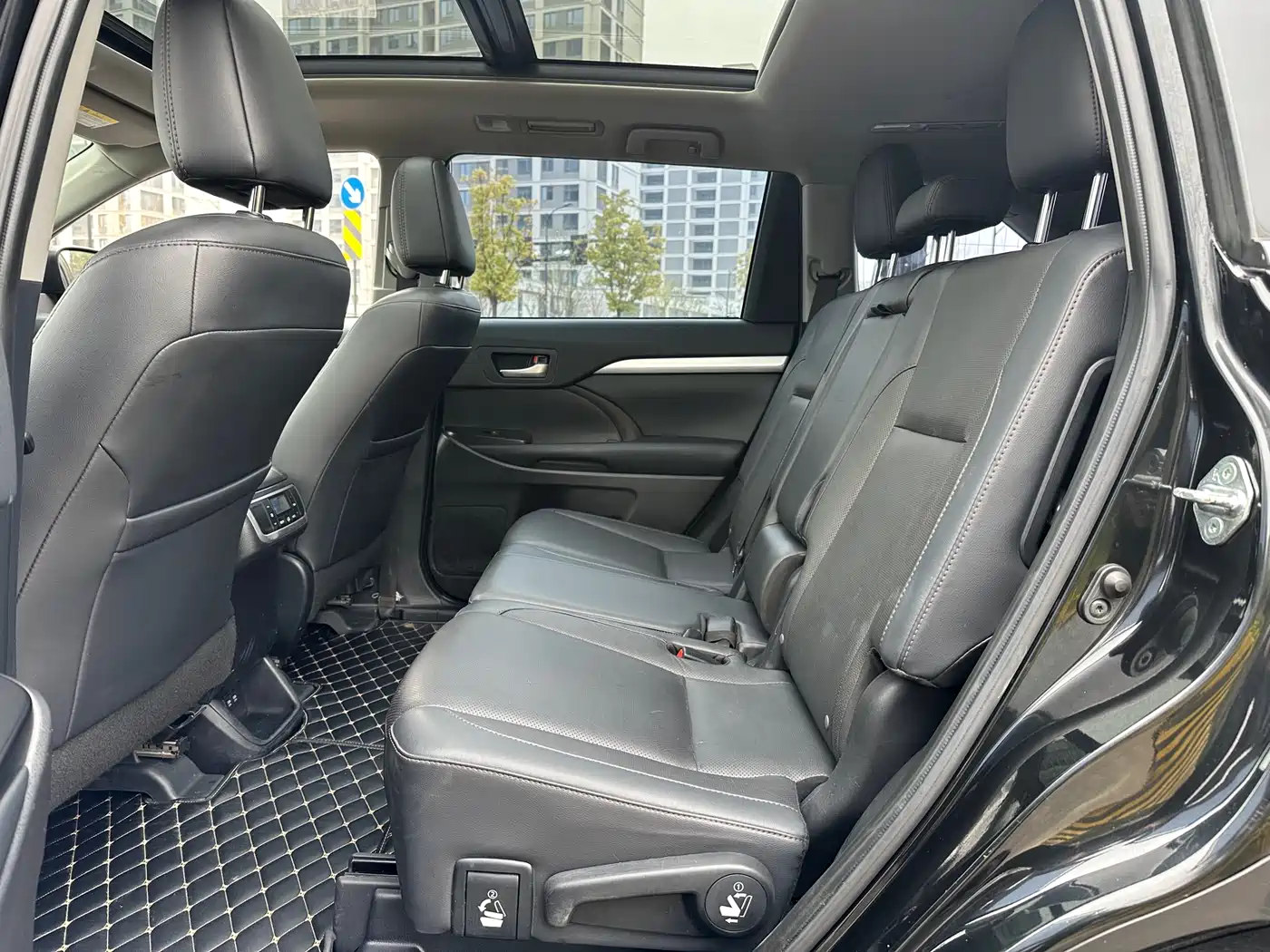 Toyota Highlander 2021 2.0T AWD Luxury 7-Seater фото 8