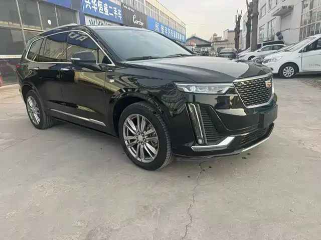 CADILLAC XT6