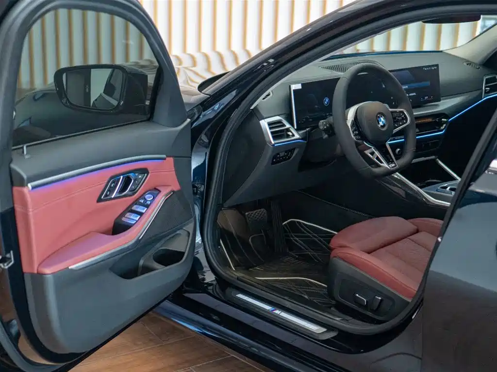 BMW 3 Series 2025 325i M Sport Package фото 11