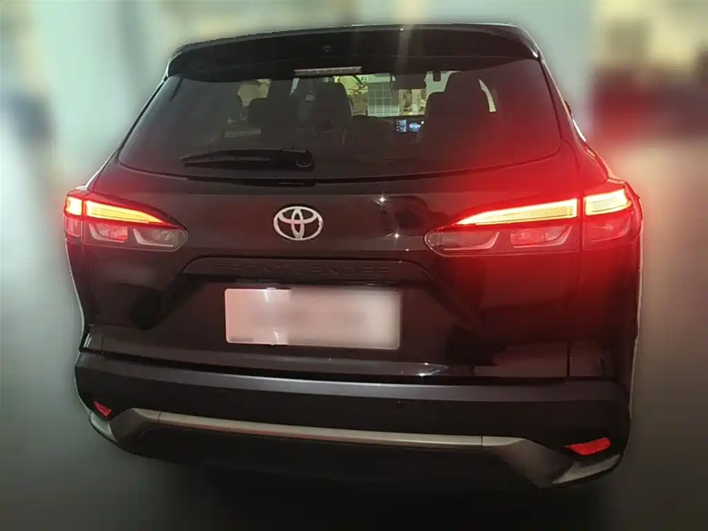 Toyota Frontlander 2023 2.0L CVT Luxury Edition фото 10
