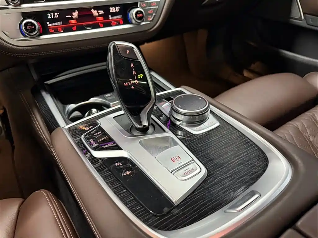 BMW 7 Series 2019 Facelift 740Li Leading M Sport Package фото 7