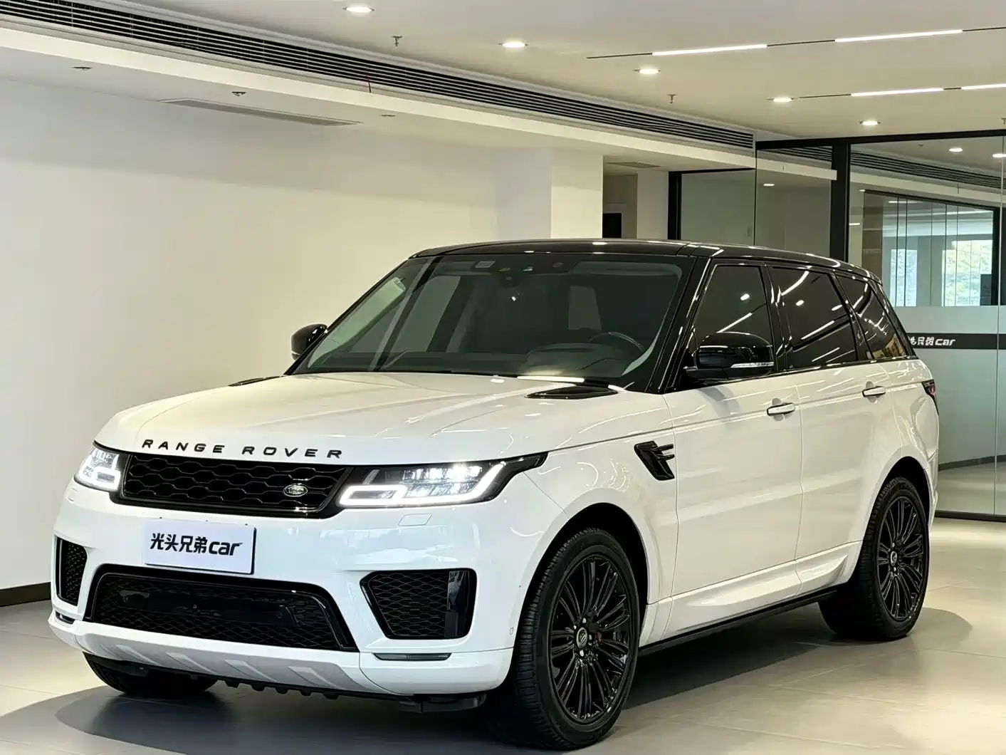 Фото 1 - Land Rover Range Rover Sport