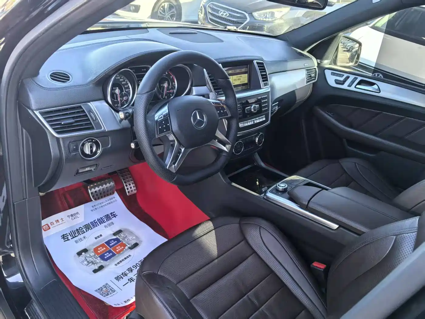 Mercedes-Benz M-Class AMG 2012 AMG ML 63 фото 3