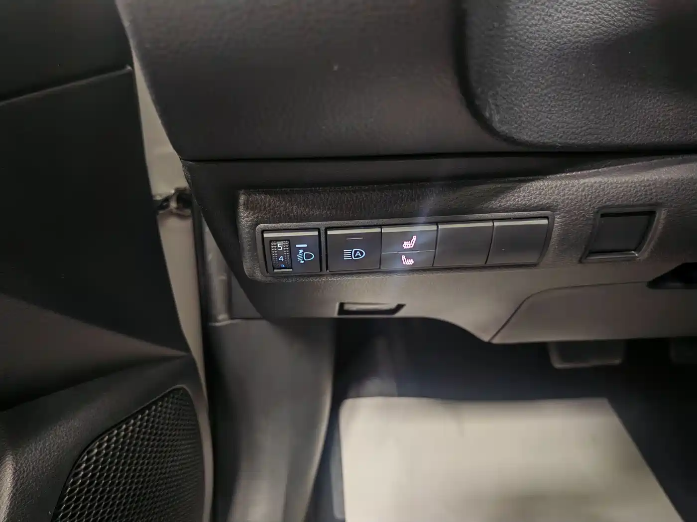Toyota Corolla 2021 TNGA 1.5L CVT GR SPORT Edition фото 21