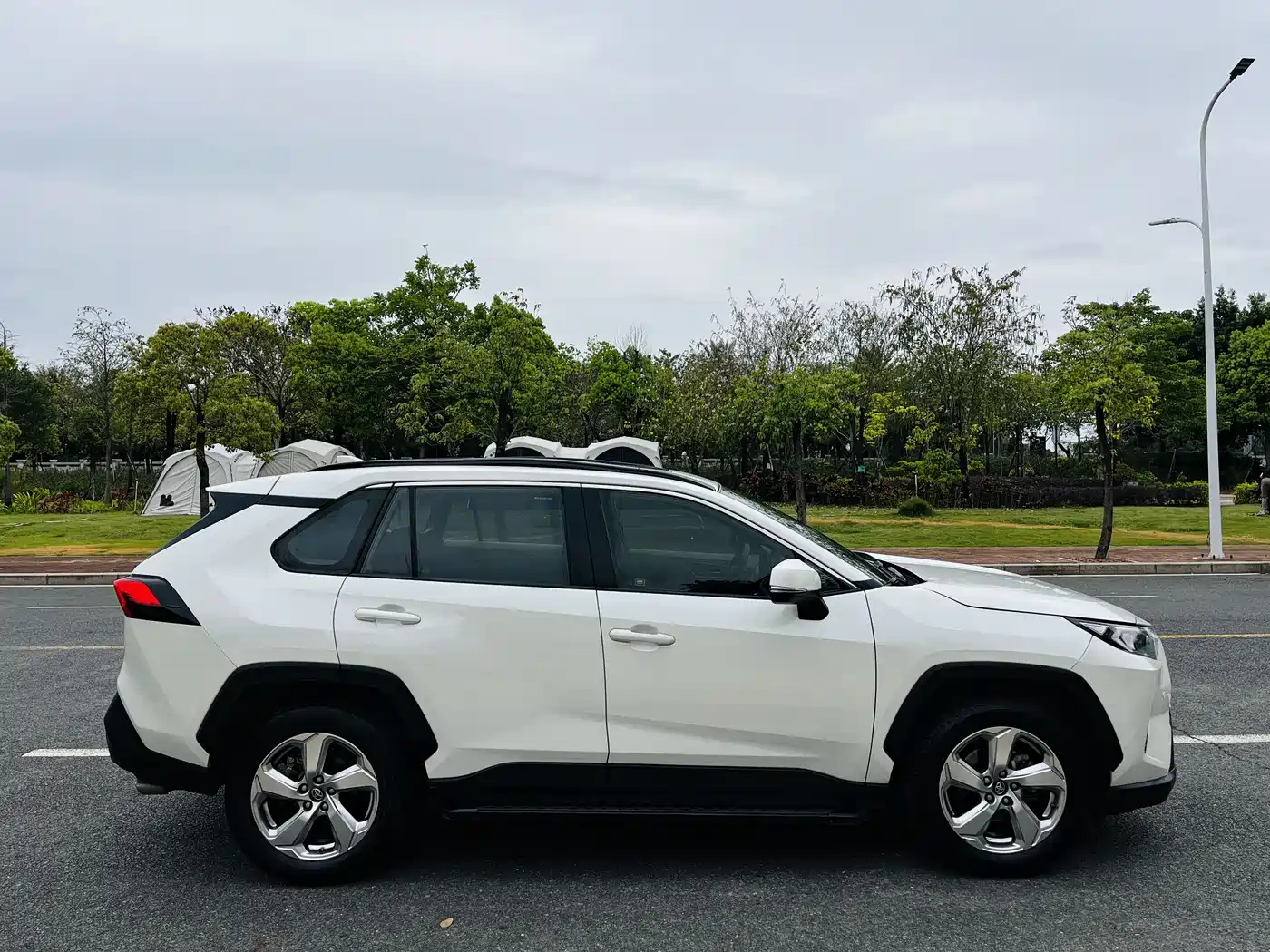 Toyota RAV4 Rongfang 2020 2.0L CVT 2WD Trend Edition фото 14