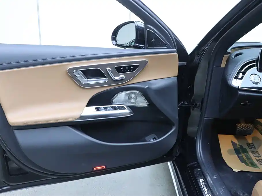 Mercedes-Benz E-Class 2024 Model E 300 L Luxury фото 12
