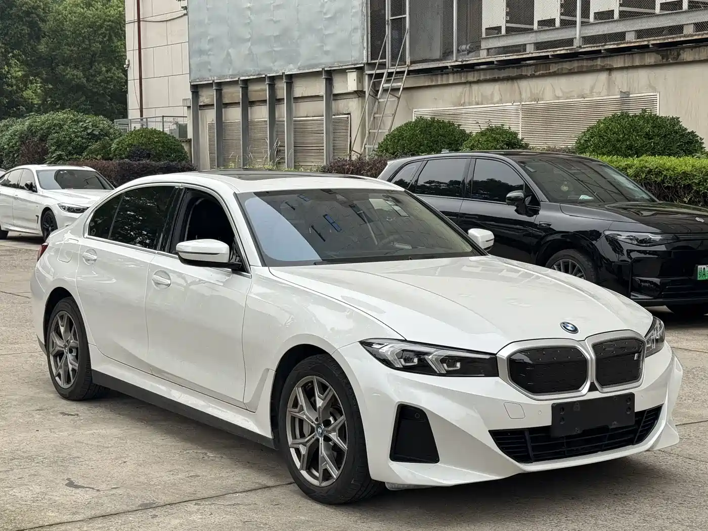 BMW i3 2024 eDrive 35 L фото 2