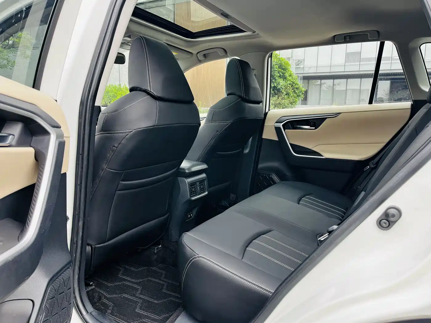 Toyota RAV4 Rongfang 2020 2.0L CVT 2WD Trend Edition фото 5
