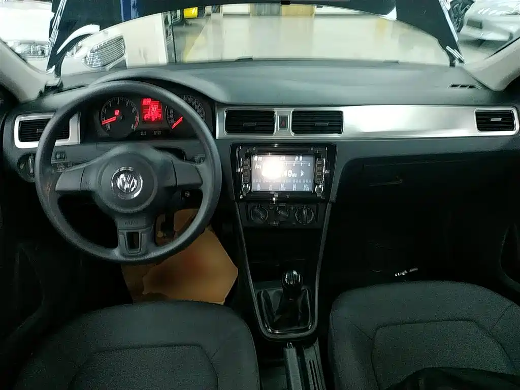 Volkswagen Santana 2015 1.6L Manual Trend Edition фото 6