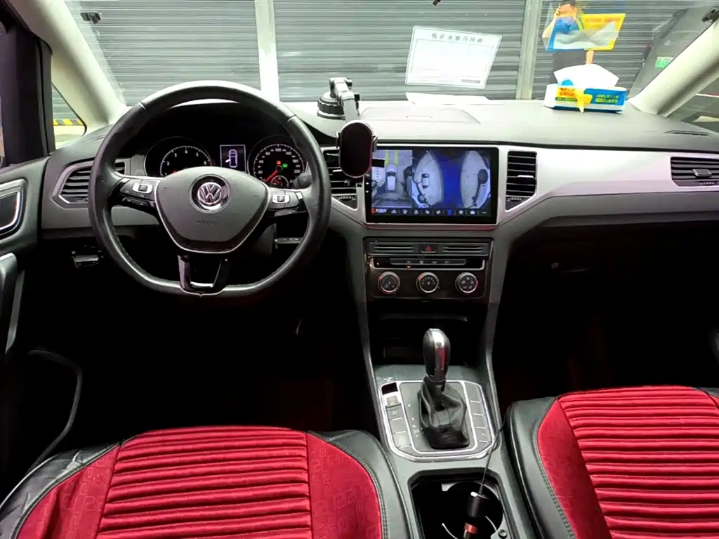 Volkswagen Golf Sportsvan 2016 230TSI Automatic Progressive фото 10