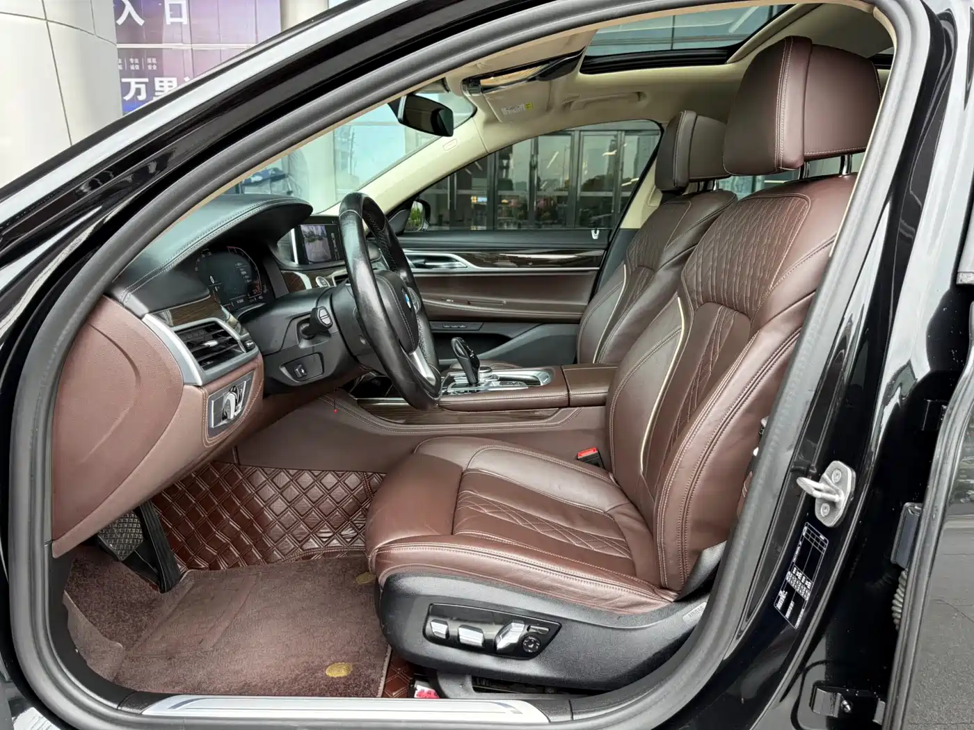 BMW 7 Series 2021 Model 730Li Luxury Package фото 6