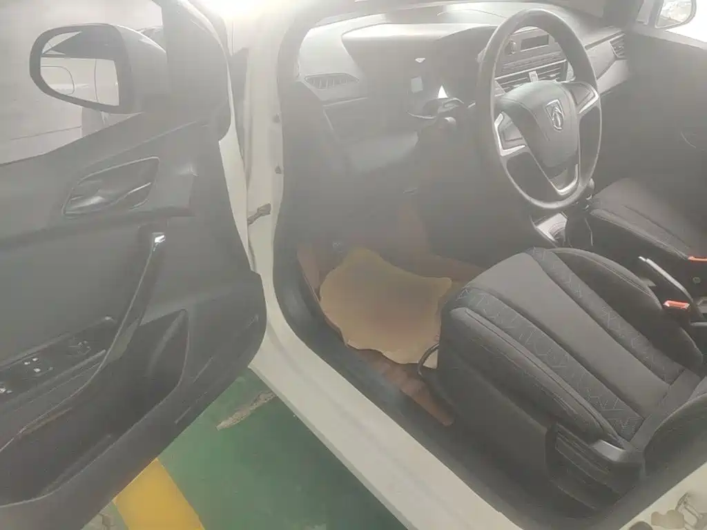 Baojun 310 2017 2016 1.2L Manual Comfort Model