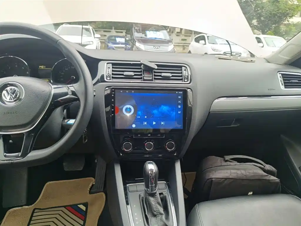 Volkswagen Sagitar 2016 230TSI 25th Anniversary Edition фото 13