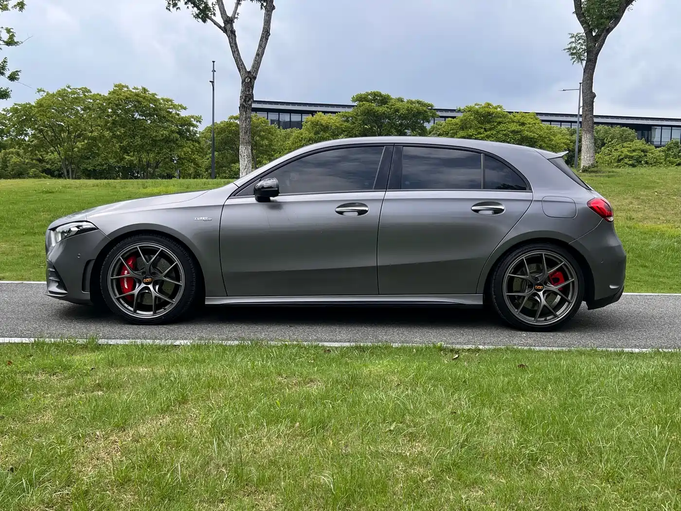 Mercedes-Benz A-Class AMG (Import) 2020 AMG A 35 4MATIC фото 4