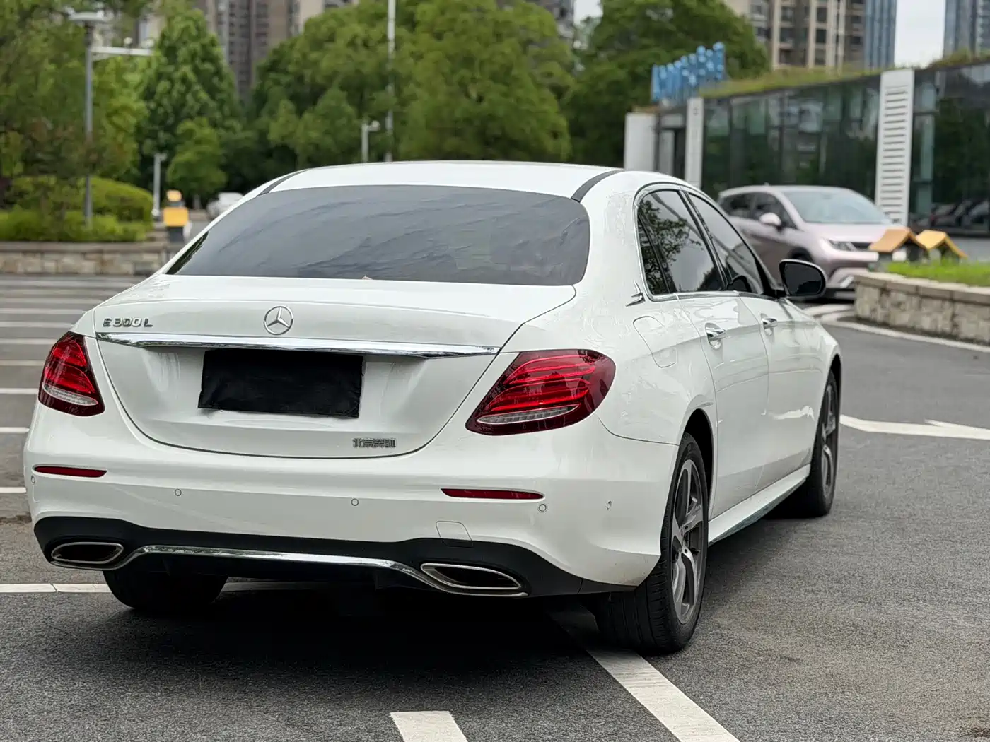 Mercedes-Benz E-Class 2018 E 300 L Sport Fashion фото 12