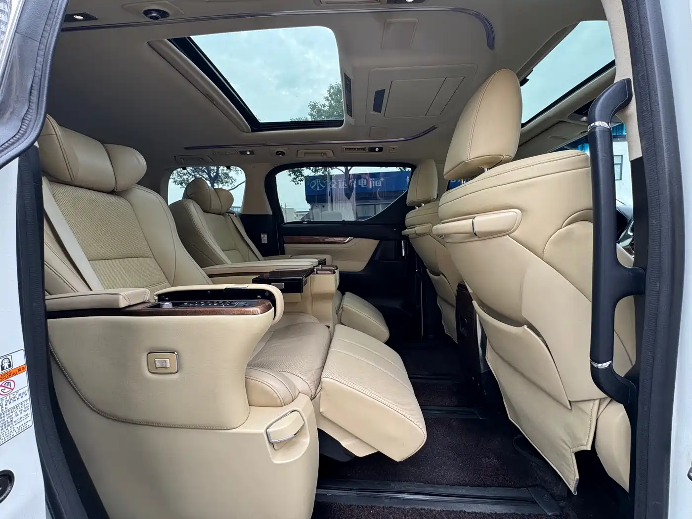 Toyota Alphard 2018 3.5L Premium фото 15