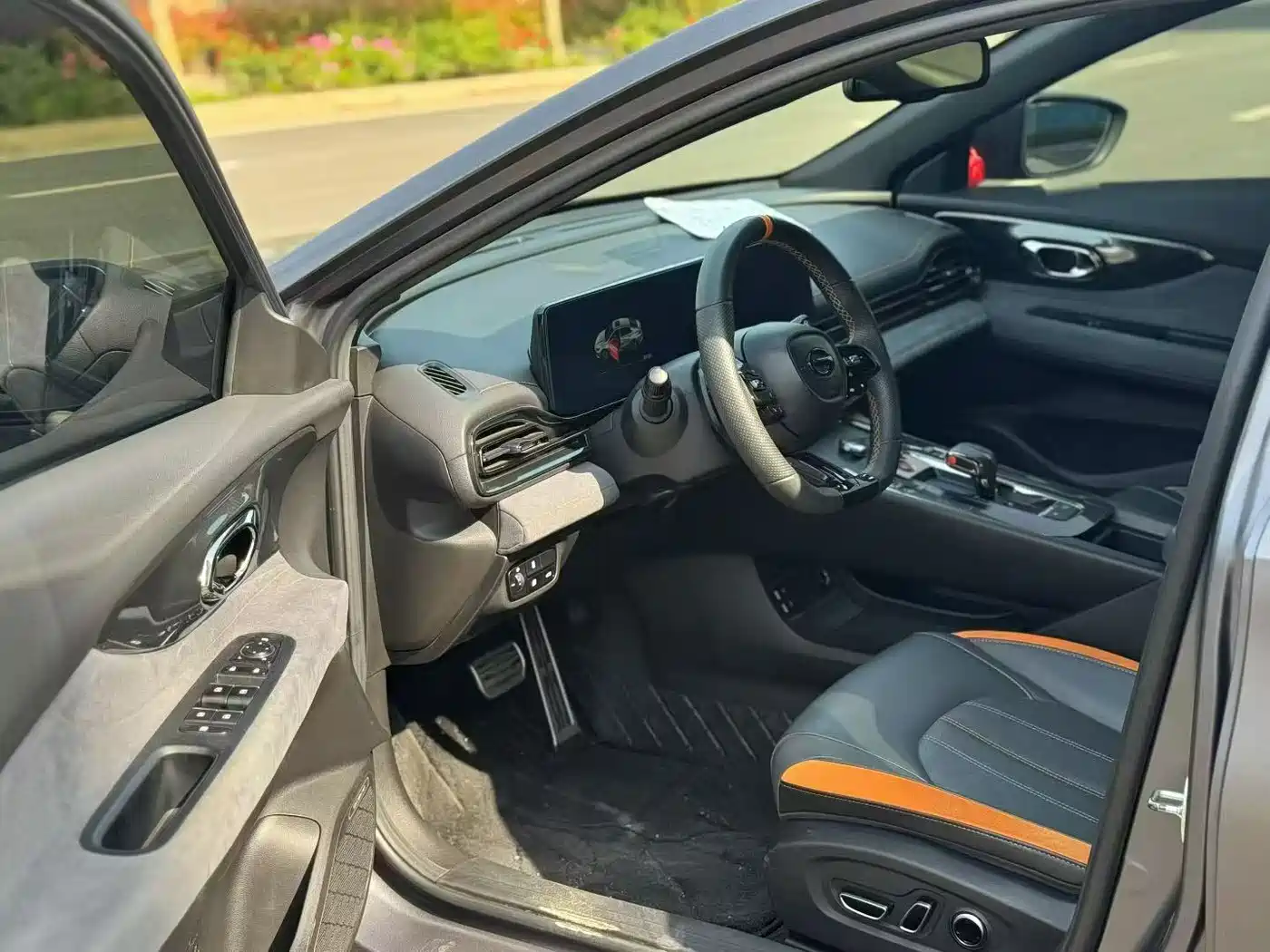 GAC Trumpchi Trumpchi Emkoo 2022 270T DCT J16 R-style Track Edition фото 4