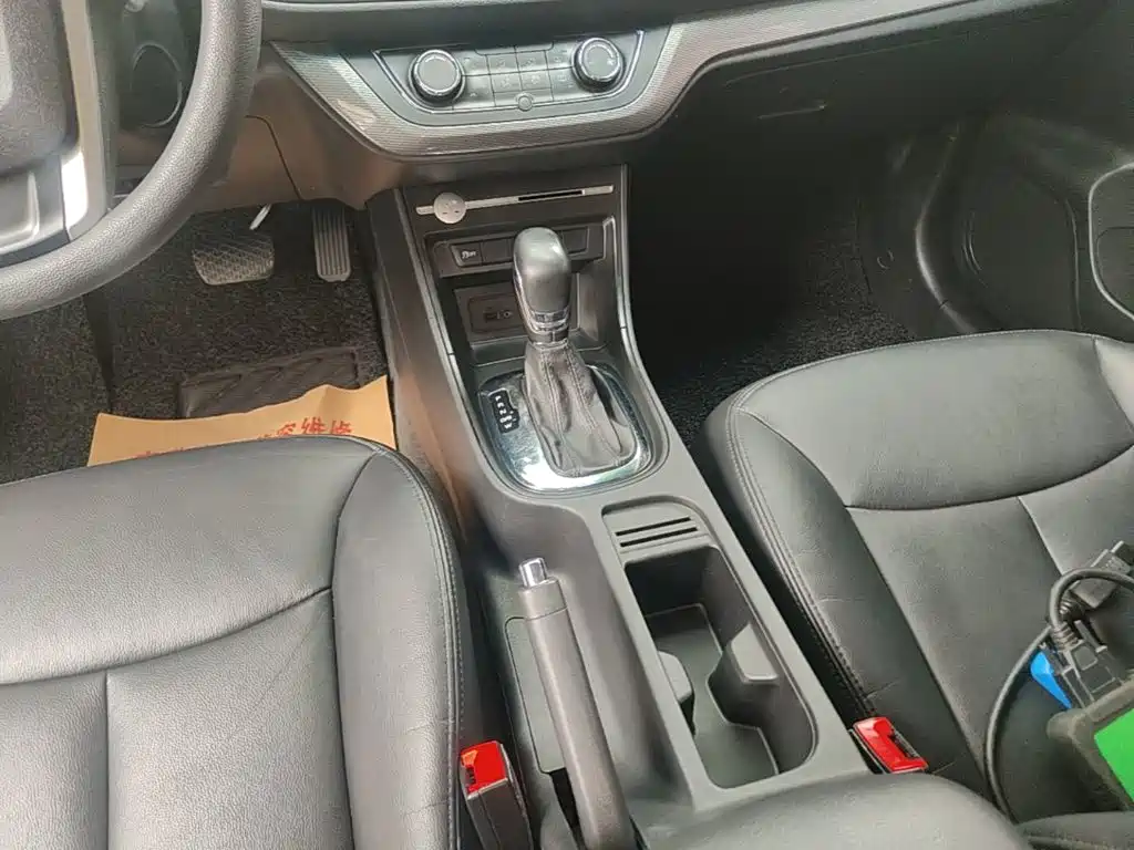 Roewe 360 2017 2017 1.5L Auto Luxury Edition