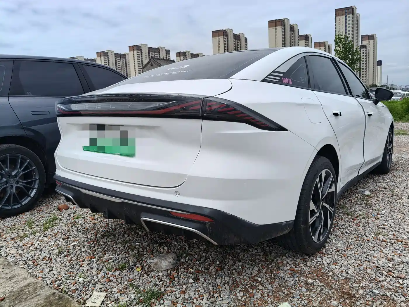 Geely Galaxy Galaxy L6 2025 EM-i 140km Voyage Edition фото 11