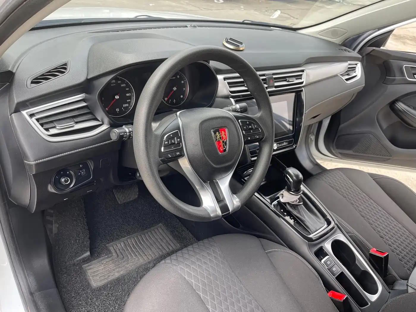 Roewe i5 2019 2019 1.5L Automatic 4G Connected LingHao Version