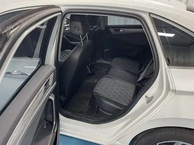 Volkswagen Sagitar 2023 300TSI DSG Surpassing Edition фото 7