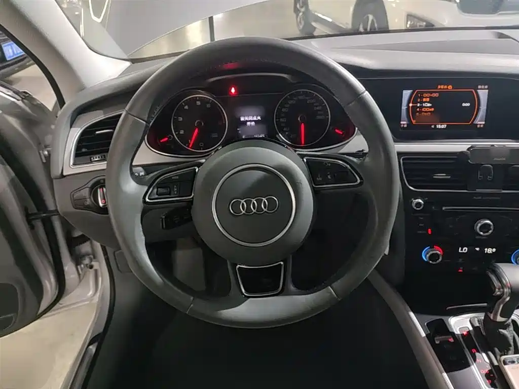 Audi A4L 2015 35 TFSI Auto Standard фото 11
