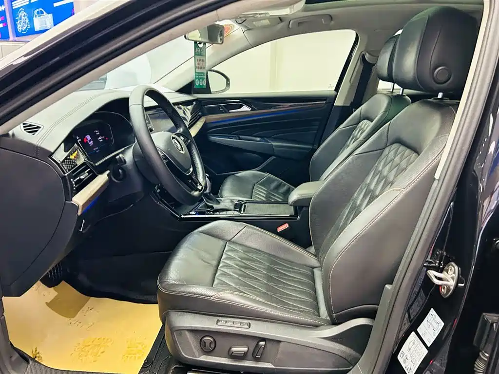 Volkswagen Passat 2019 Model 330TSI Luxury Edition China V фото 19