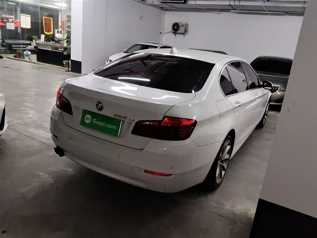 BMW 5 Series 2017 525Li Leading Edition фото 5